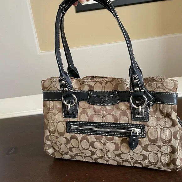Coach Signature Penelope shoulder bag - Picture 7 of 16